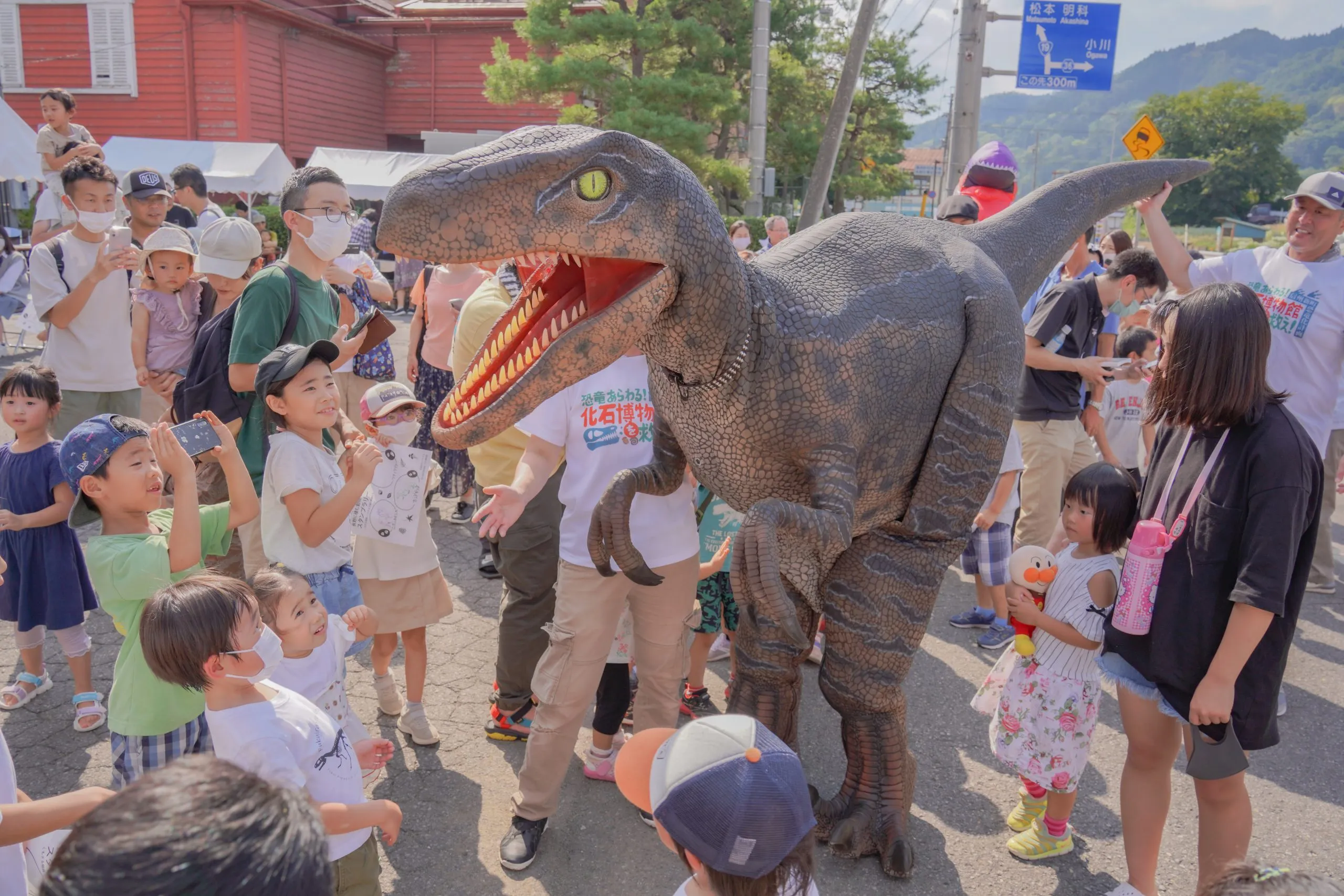 「”足”が決め手」信州新町観光協会様の「操る恐竜」活用インタビュー